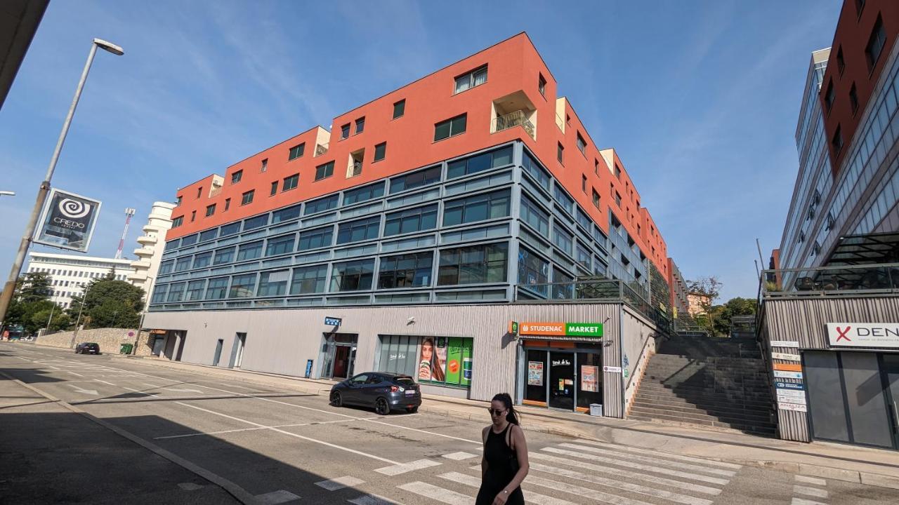Downtown Fiume, Underground Garage Within The Property Exteriör bild