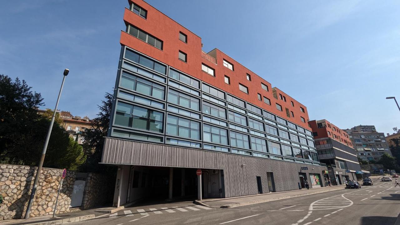 Downtown Fiume, Underground Garage Within The Property Exteriör bild